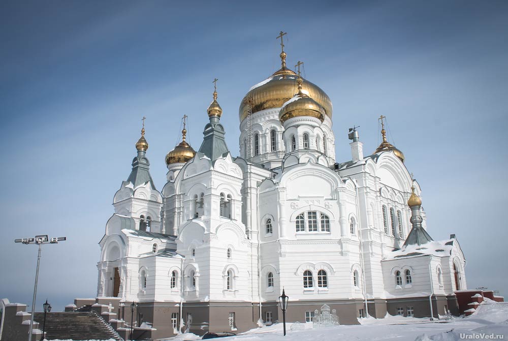 Крестовоздвиженский собор на Белой горе